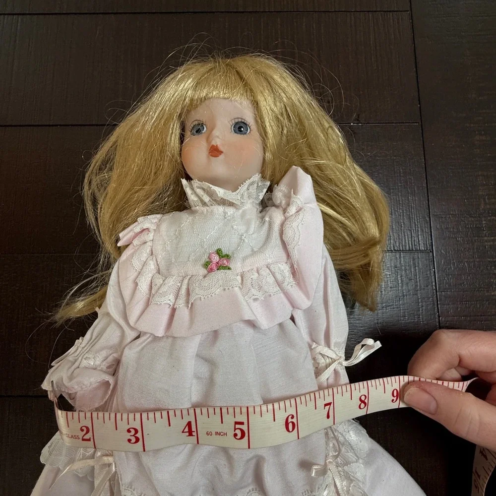 Memories Gone By Noble Arts Inc Porcelain Doll Pink Lace Dress 16 inch‎ Vintage